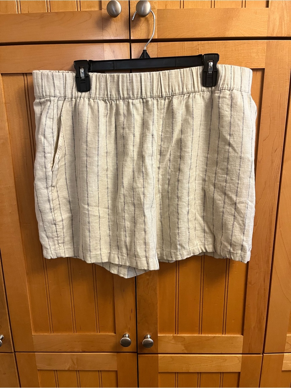 Blank NYC Women's Cream Striped Elastic-Waist Linen Shorts